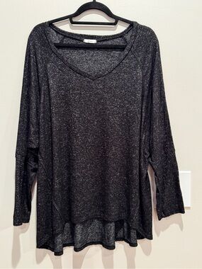 Jodifl Speckled Tunic Top in Black Size Medium